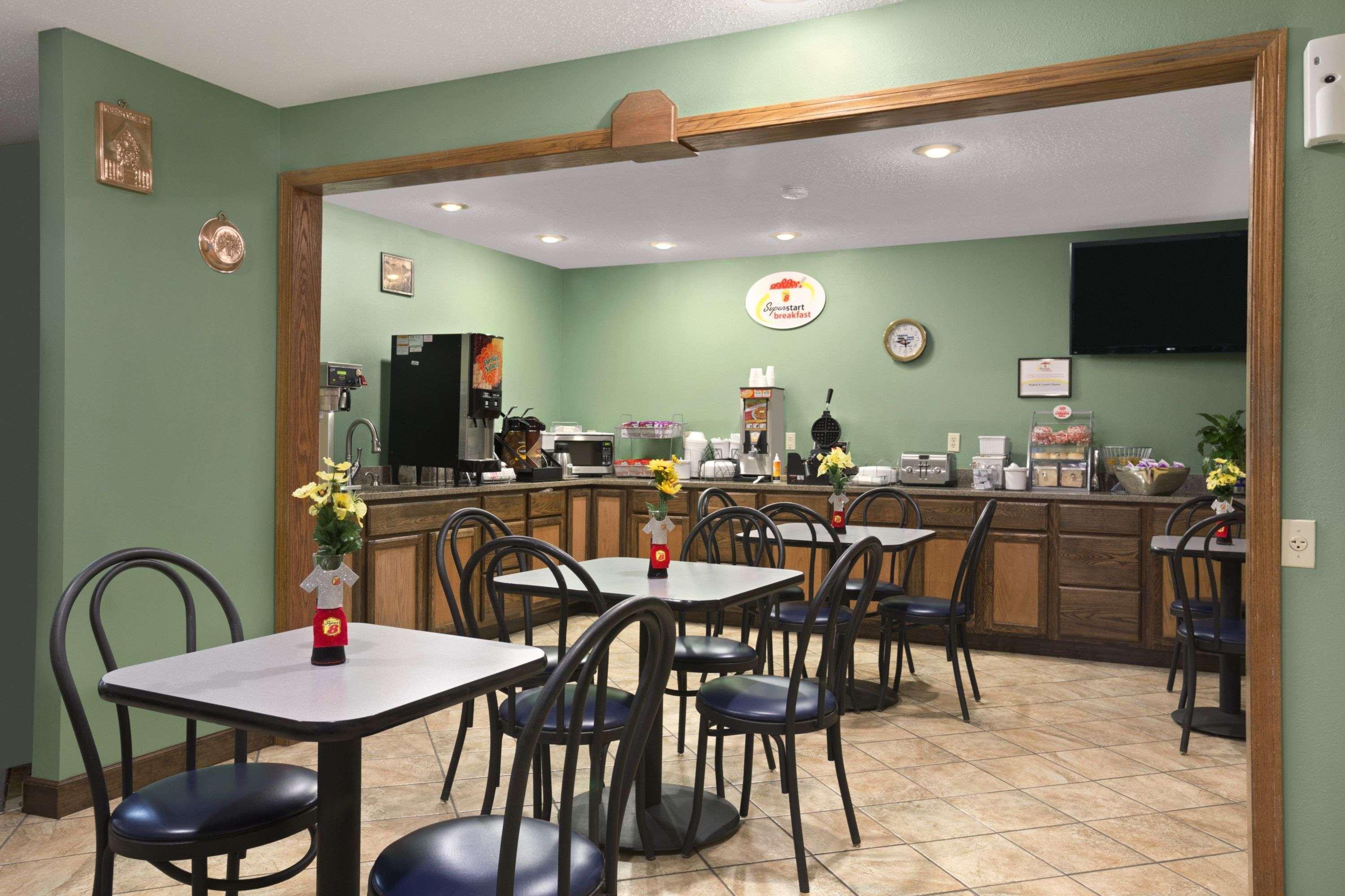 Super 8 By Wyndham Russellville Esterno foto